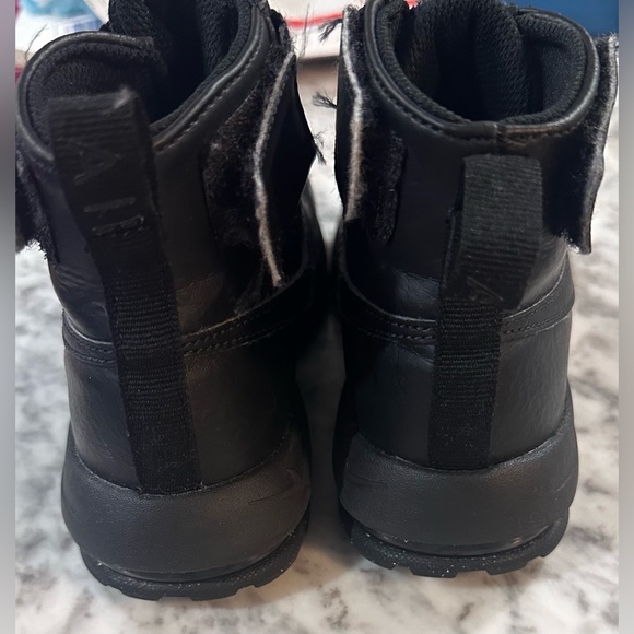 Boots nike new, water and snow resistant like new - Picture 3 of 5